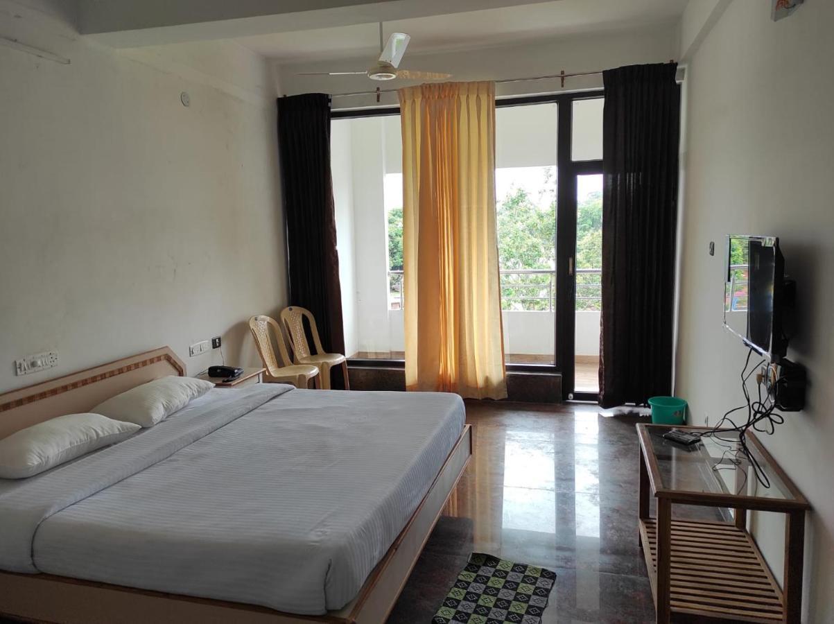 فندق Vālpāraiفي  Sabari Residency المظهر الخارجي الصورة
