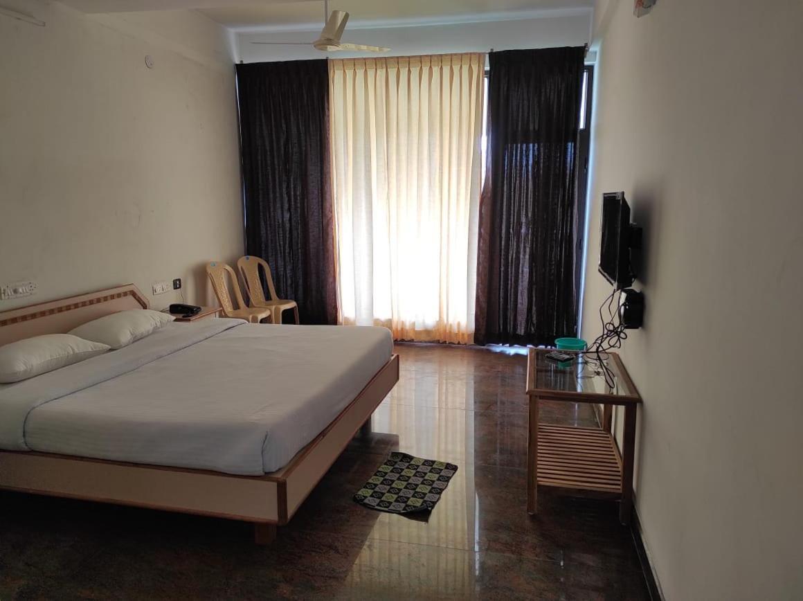 فندق Vālpāraiفي  Sabari Residency المظهر الخارجي الصورة